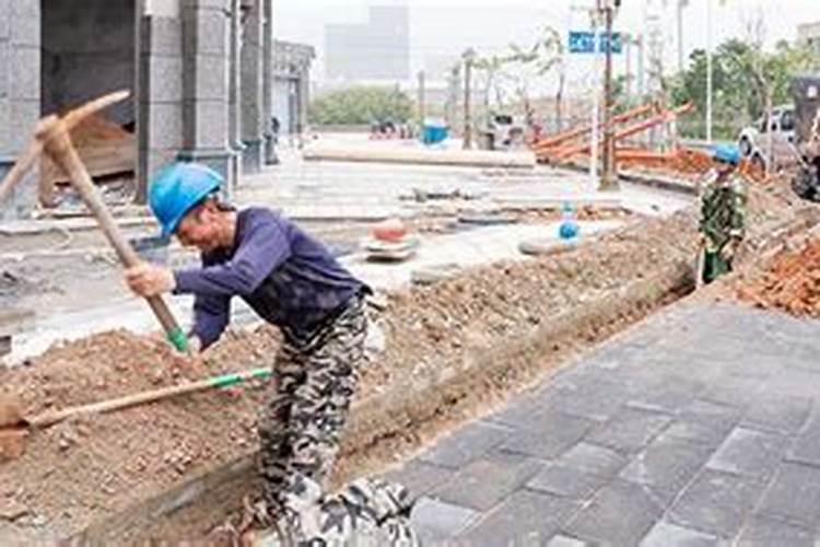 梦见小孩又撒尿又拉屎的预兆