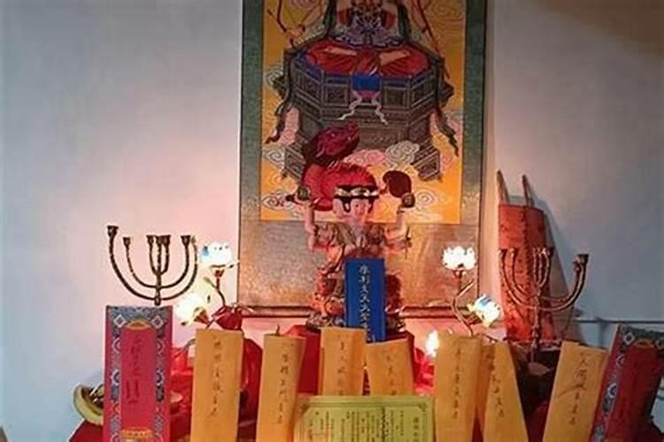 母亲为堕胎婴灵超度,供奉地藏菩萨,母亲名字刻在菩萨底座下面,会损福报...