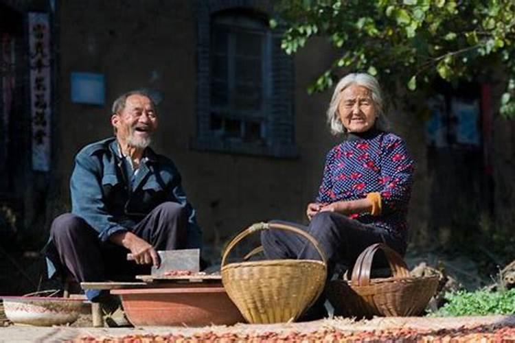 梦见回老家的说说:时间越长越很难再梦见你,每次回老家都要去看看百...