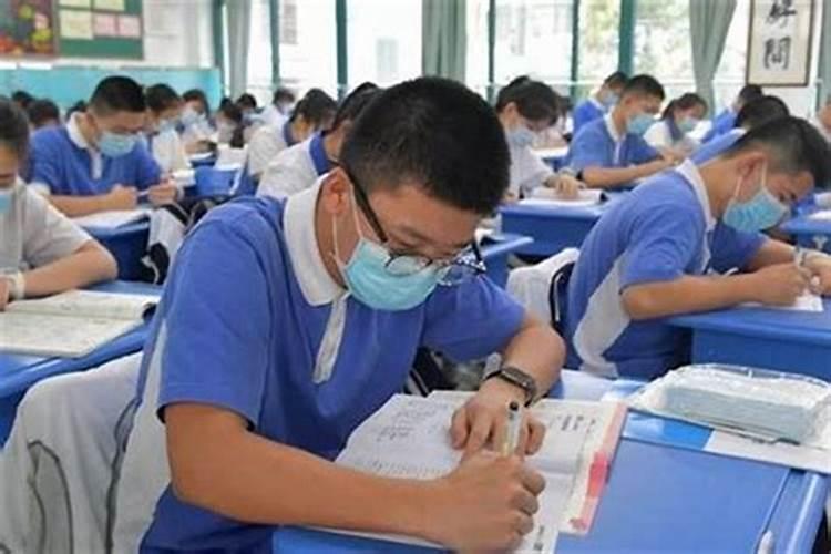 佩戴什么提升考运？