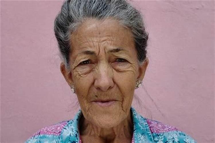 梦到自己外婆死了是什么意思？