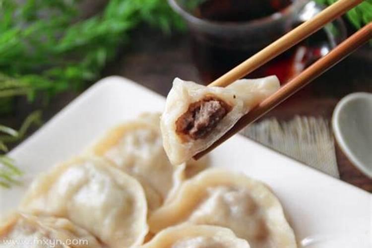 梦见吃水饺怎么回事？