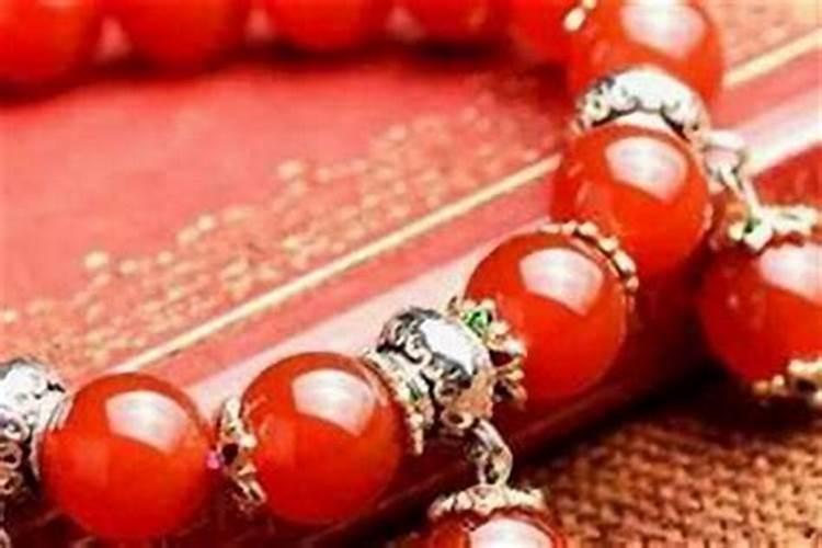 金葫芦：本命年男士的吉祥饰品与命运解读
