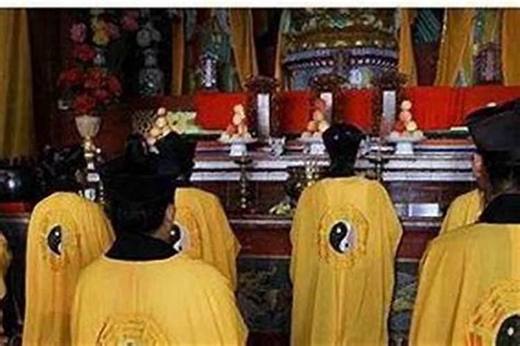 头七为什么做法事：八字命理中的生死观念与仪式？