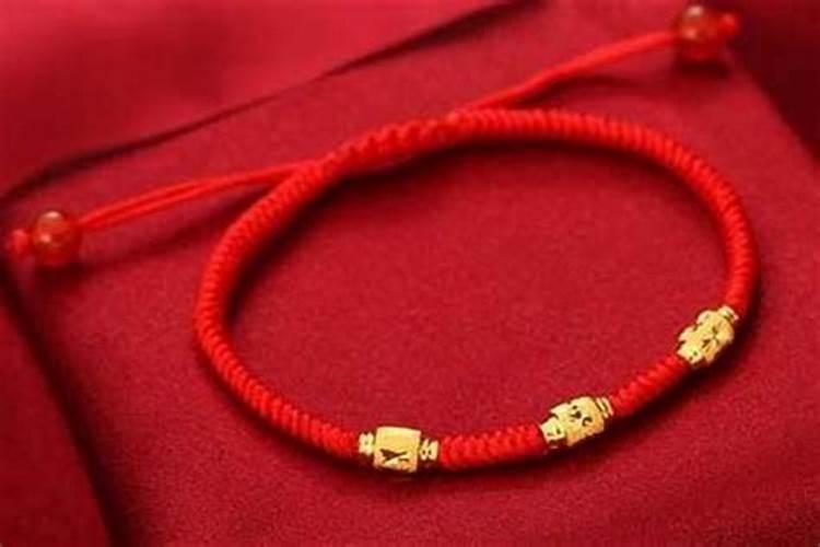 红运当头：本命年穿红色的神秘力量