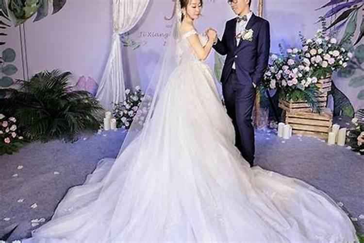 本命年结婚可以穿白色婚纱吗男？