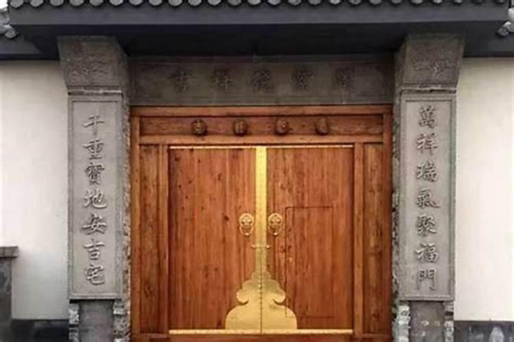 小区大门朝向的风水讲究：如何选择最佳出入口？