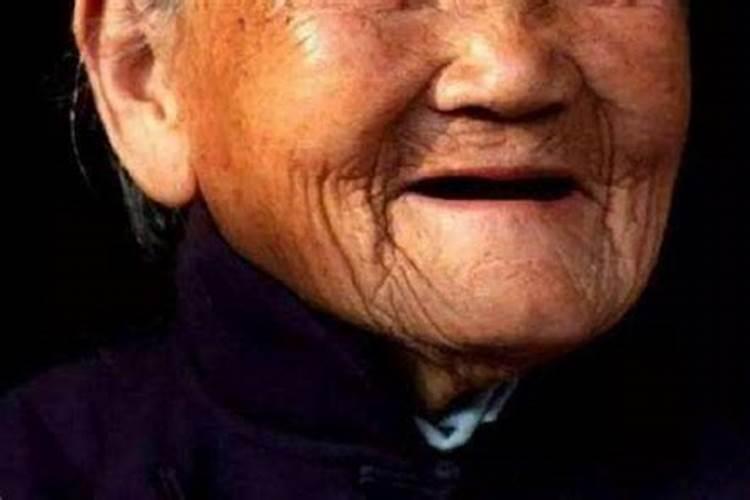 解梦：老人的牙掉了，意味着什么？
