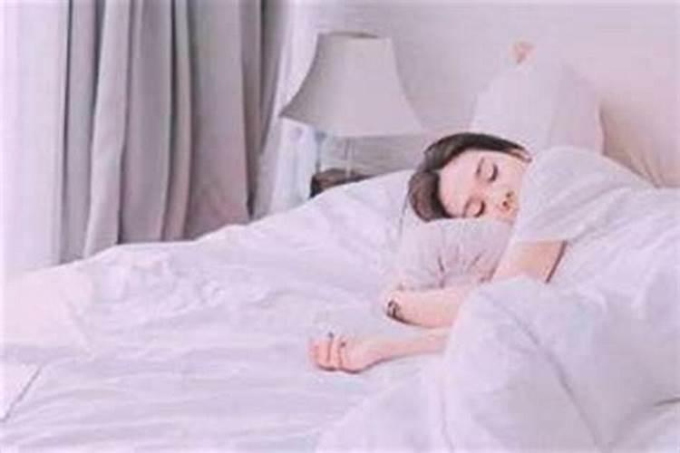 梦境预警：解析梦中涨大洪水逃生的深层含义