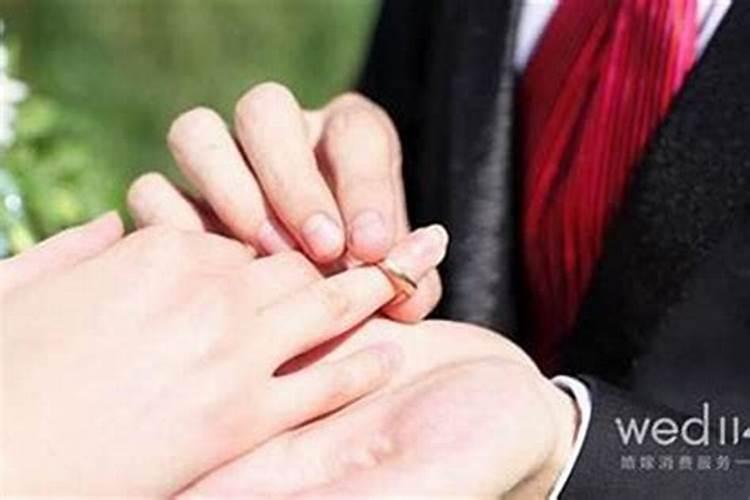 结婚要看生辰八字合不合吗？