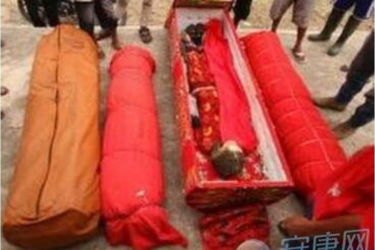 解梦：梦见妈妈死在棺材里的深层含义