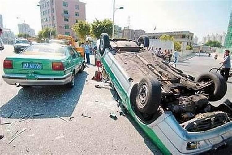 梦境解读：梦见朋友出车祸死亡的深层含义