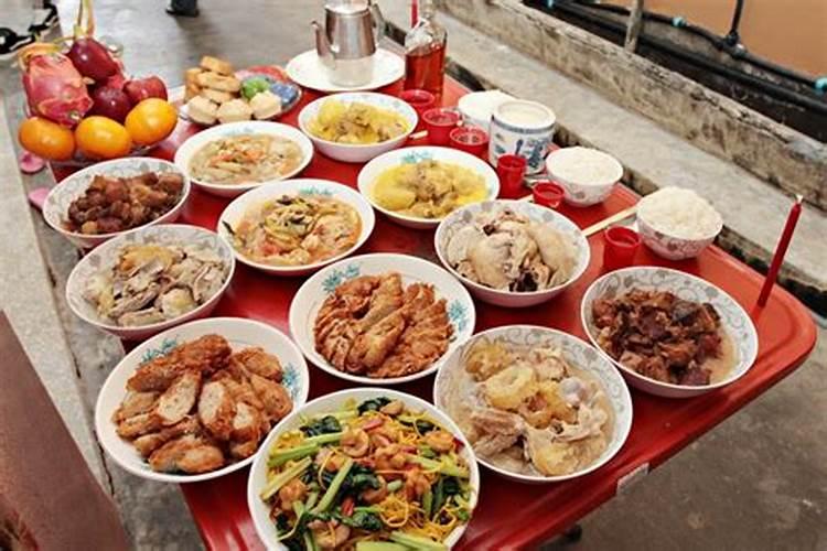 中元节祭祀先人用几碗菜？