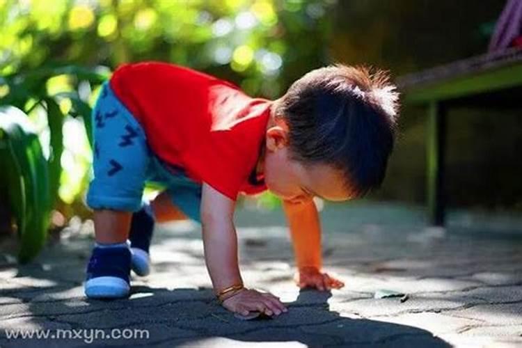 梦见摔倒了又爬起来：梦境解析与人生启示