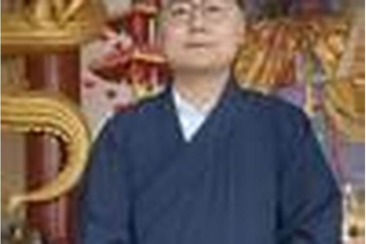 堕胎后的女人面相嘴唇干枯苍白