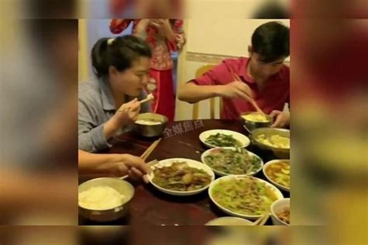 结婚当天不小心院里倒水,犯太岁小太岁六年后怀孕,大太岁十二年后怀孕。